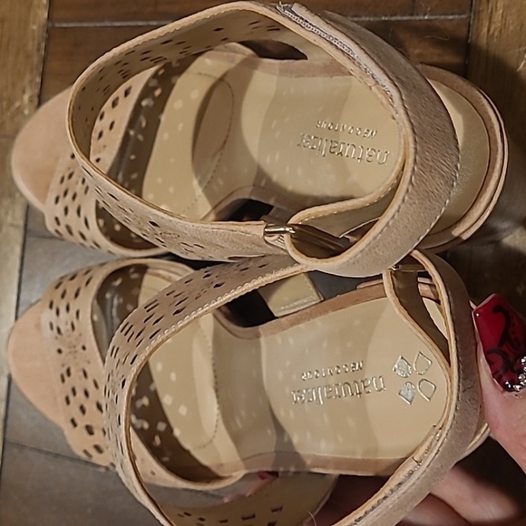 Naturalizer Zinna leather cut out sandals size 9 - Picture 5 of 7